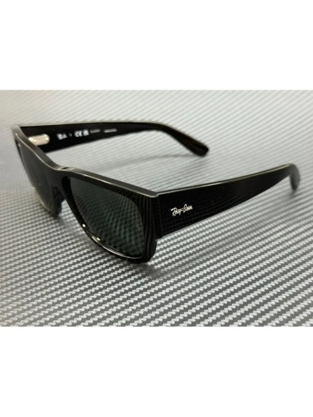 New Ray-Ban Men Black Sunglasses 56-18-145